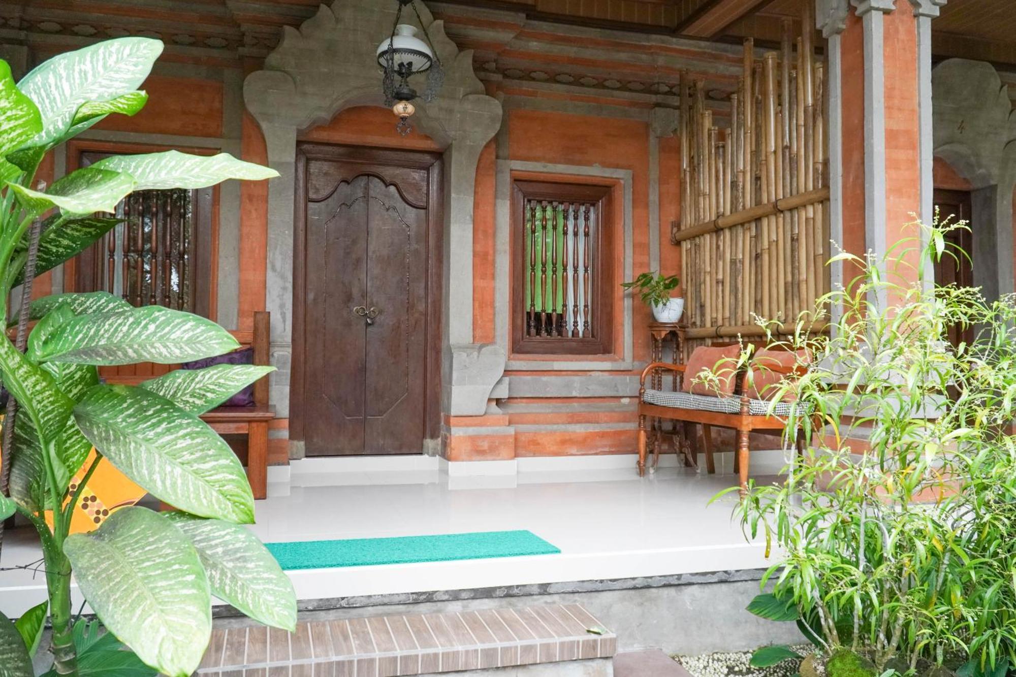 Nirwa 1 Ubud Guesthouse エクステリア 写真
