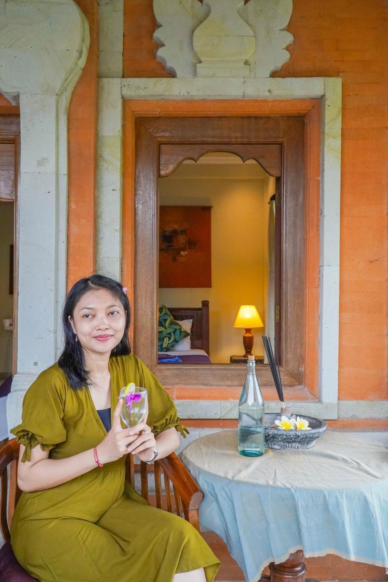 Nirwa 1 Ubud Guesthouse エクステリア 写真